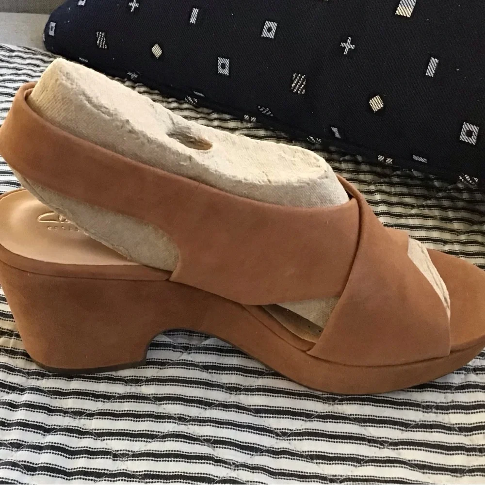 Women's Tan Slingback Sandals